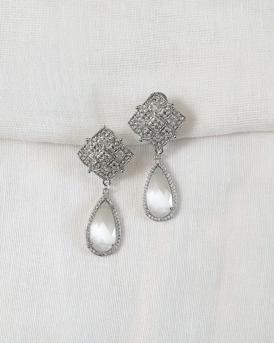 Aros rombo con cristal blanco 2