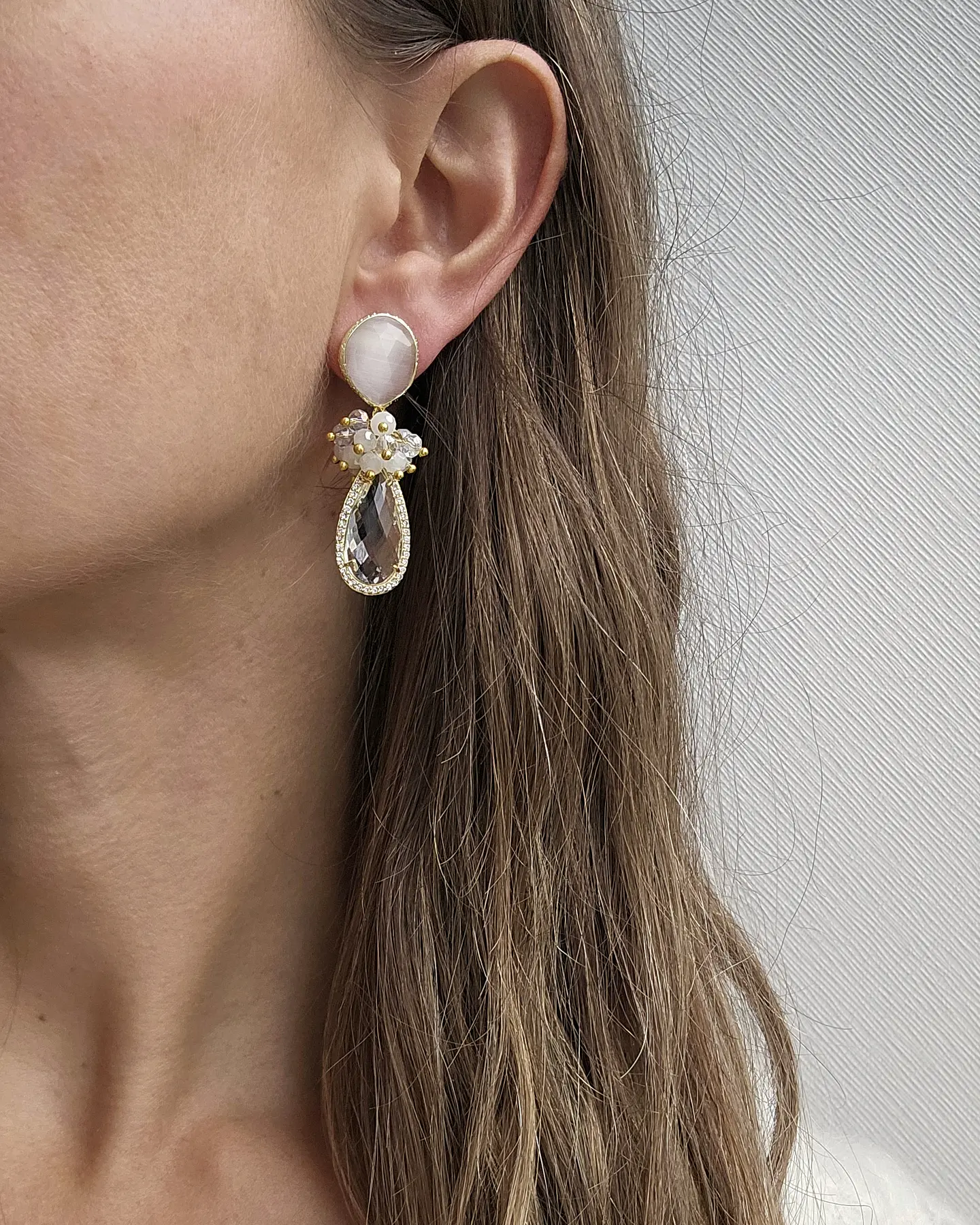 Aros blancos con cristal transparente y racimo 3