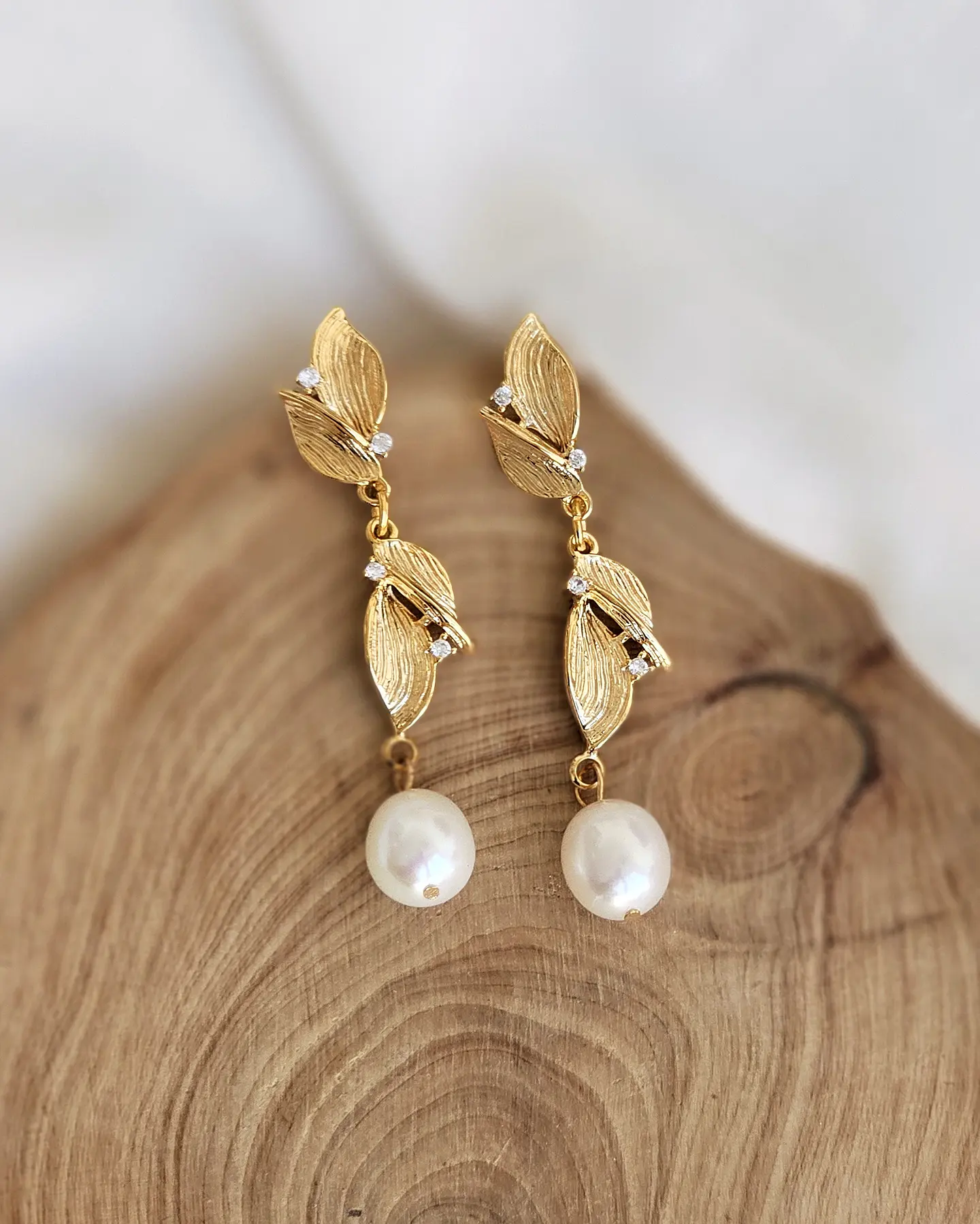 Aros doble hoja con perla natural 1