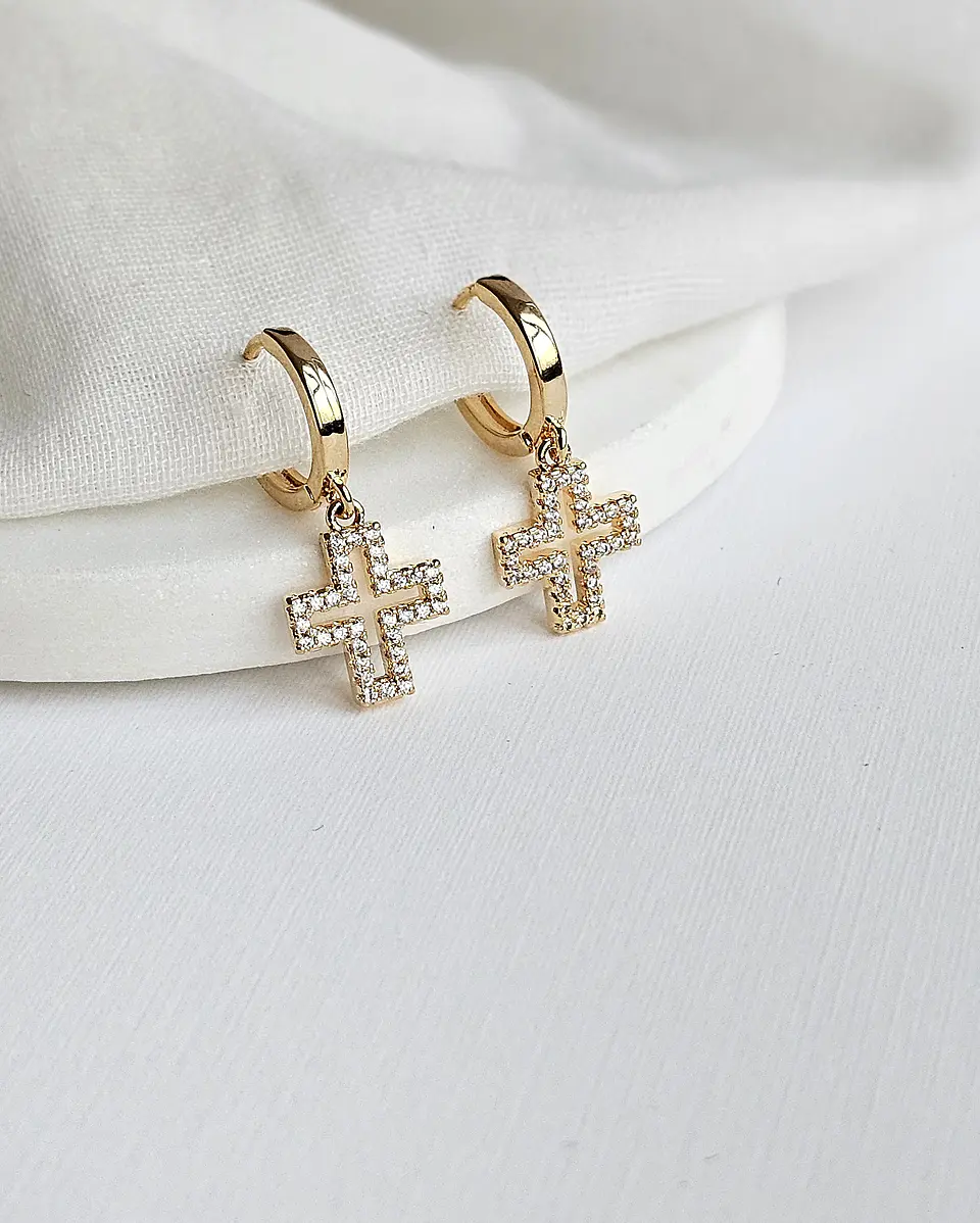 Argollas con cruz con circonitas 1