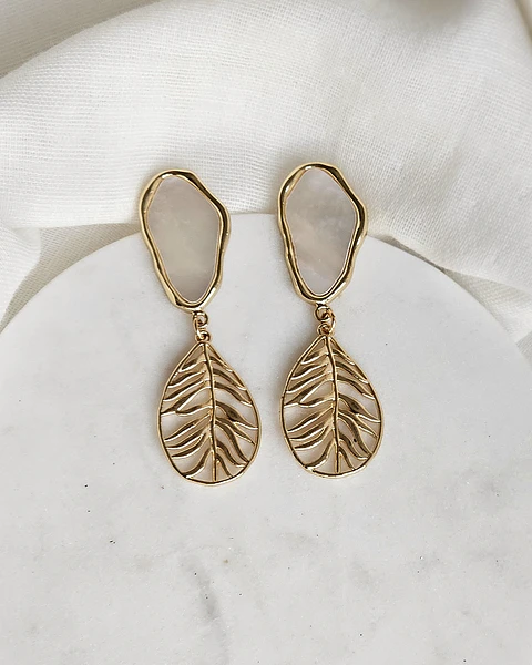 Aros concha perla y hoja dorados