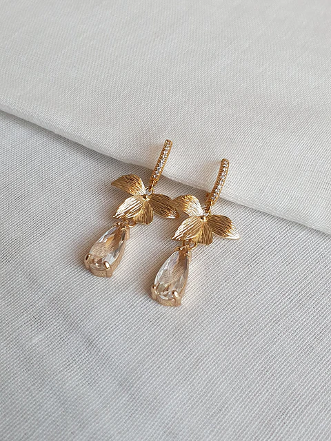 Argollas con hoja y cristal transparente