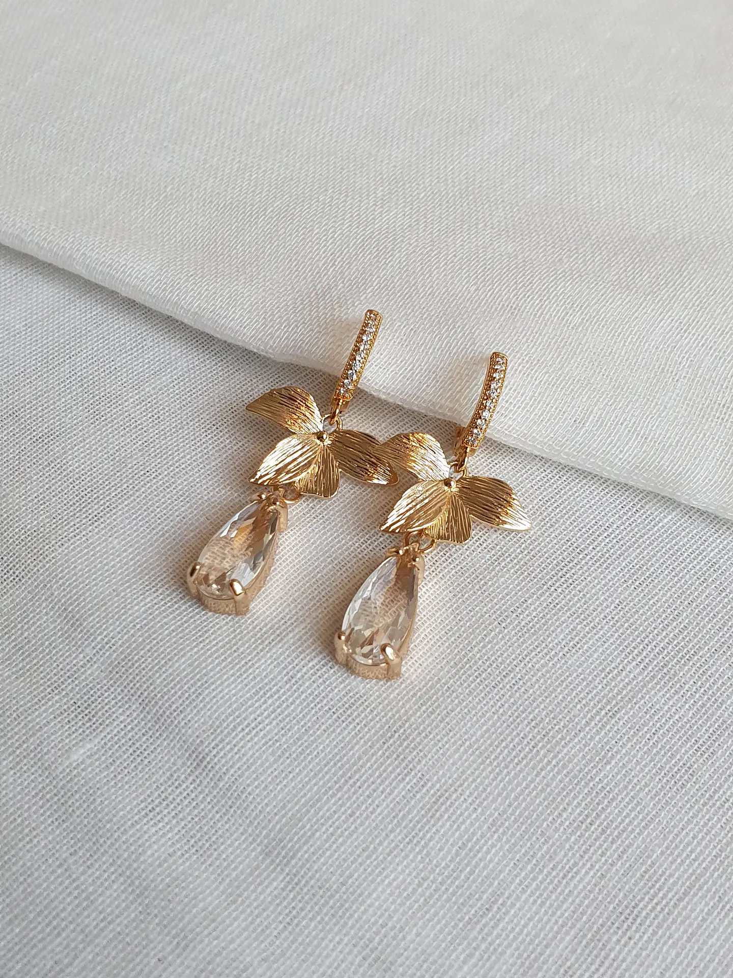 Argollas con hoja y cristal transparente 1