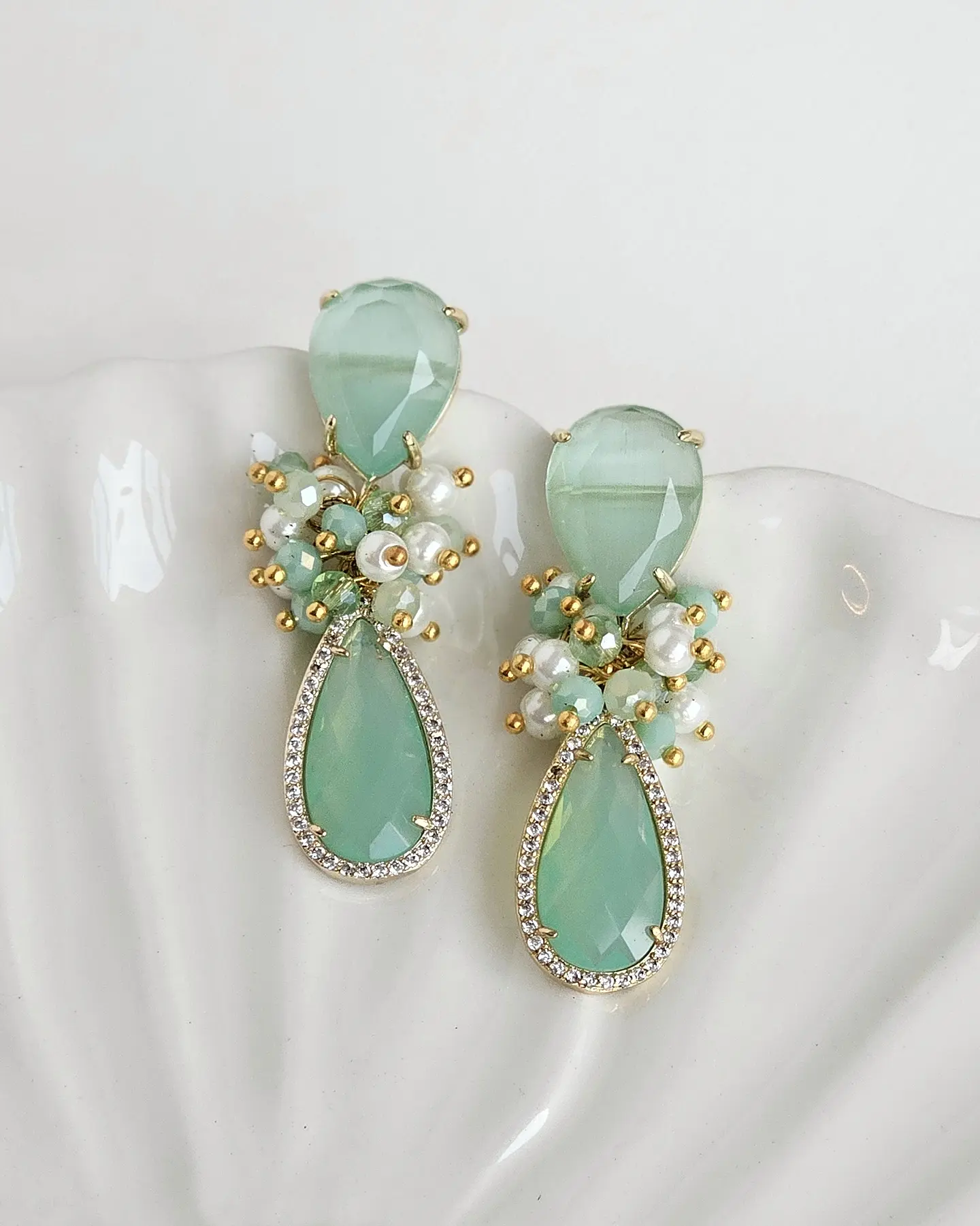 Aros menta con racimo con perlas 1