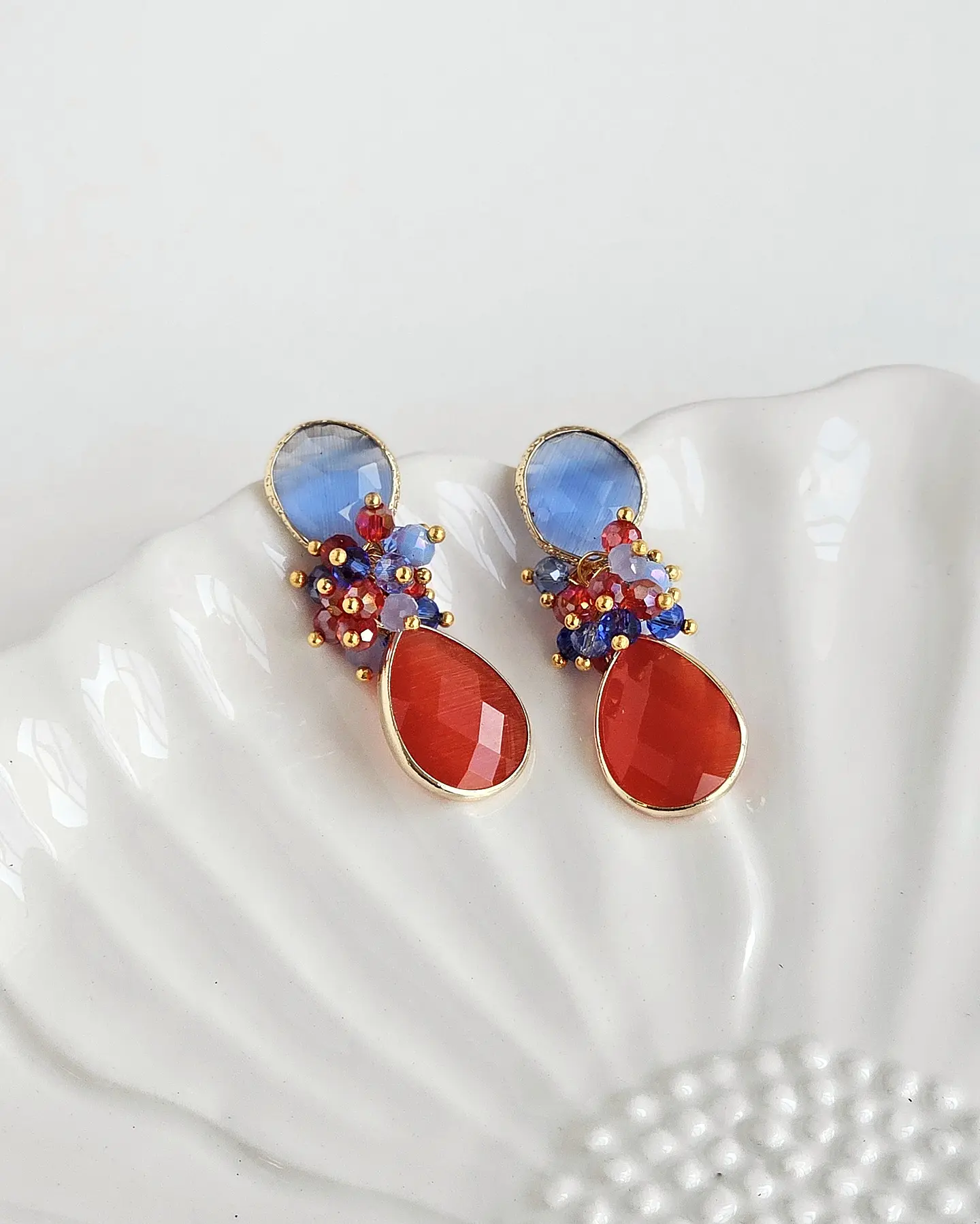 Aros azules y rojo con racimo 2