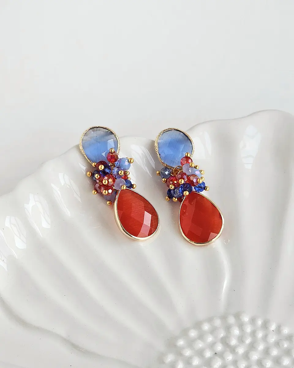 Aros azules y rojo con racimo 2
