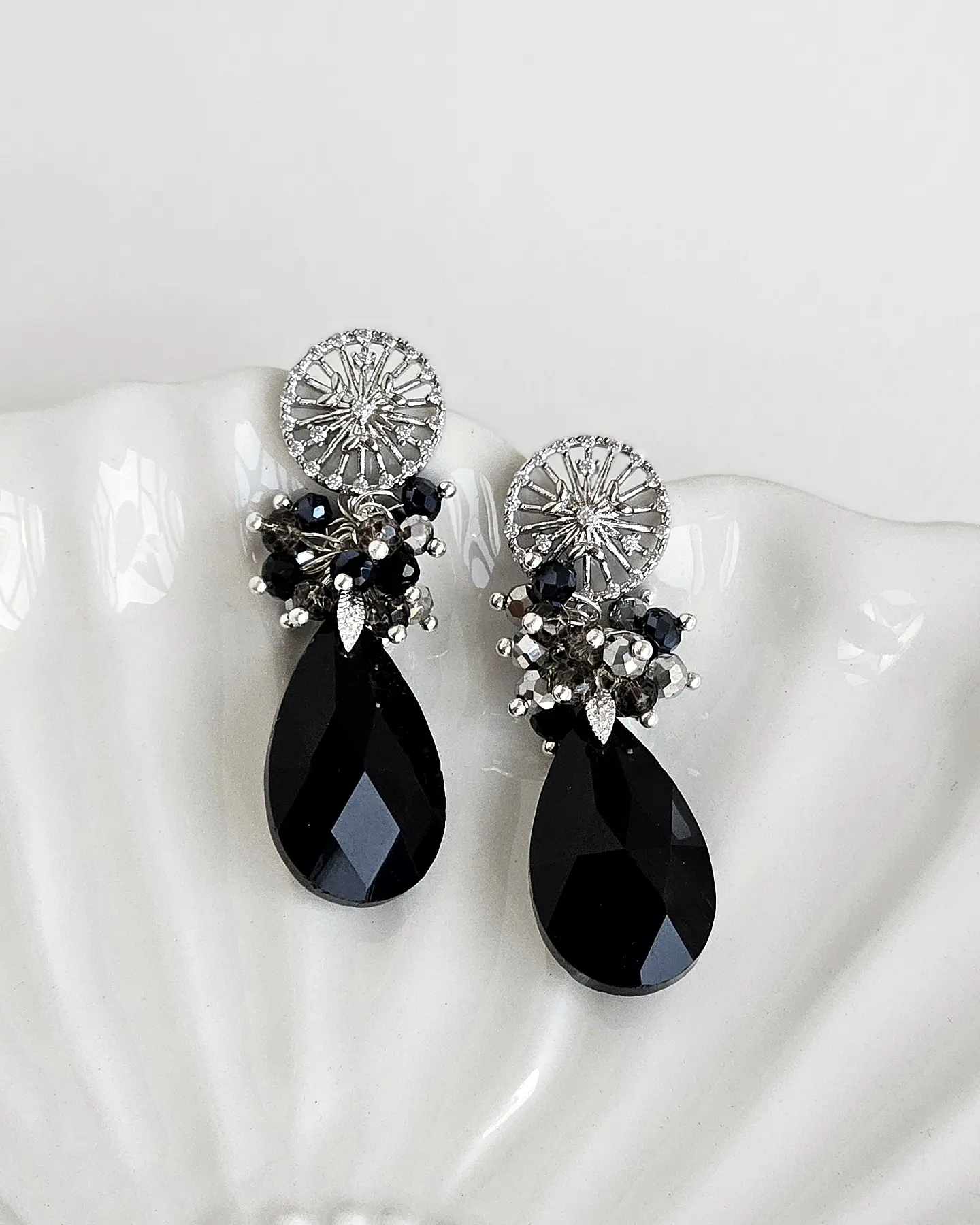 Aros plata mándala con circonitas y cristal negro 2