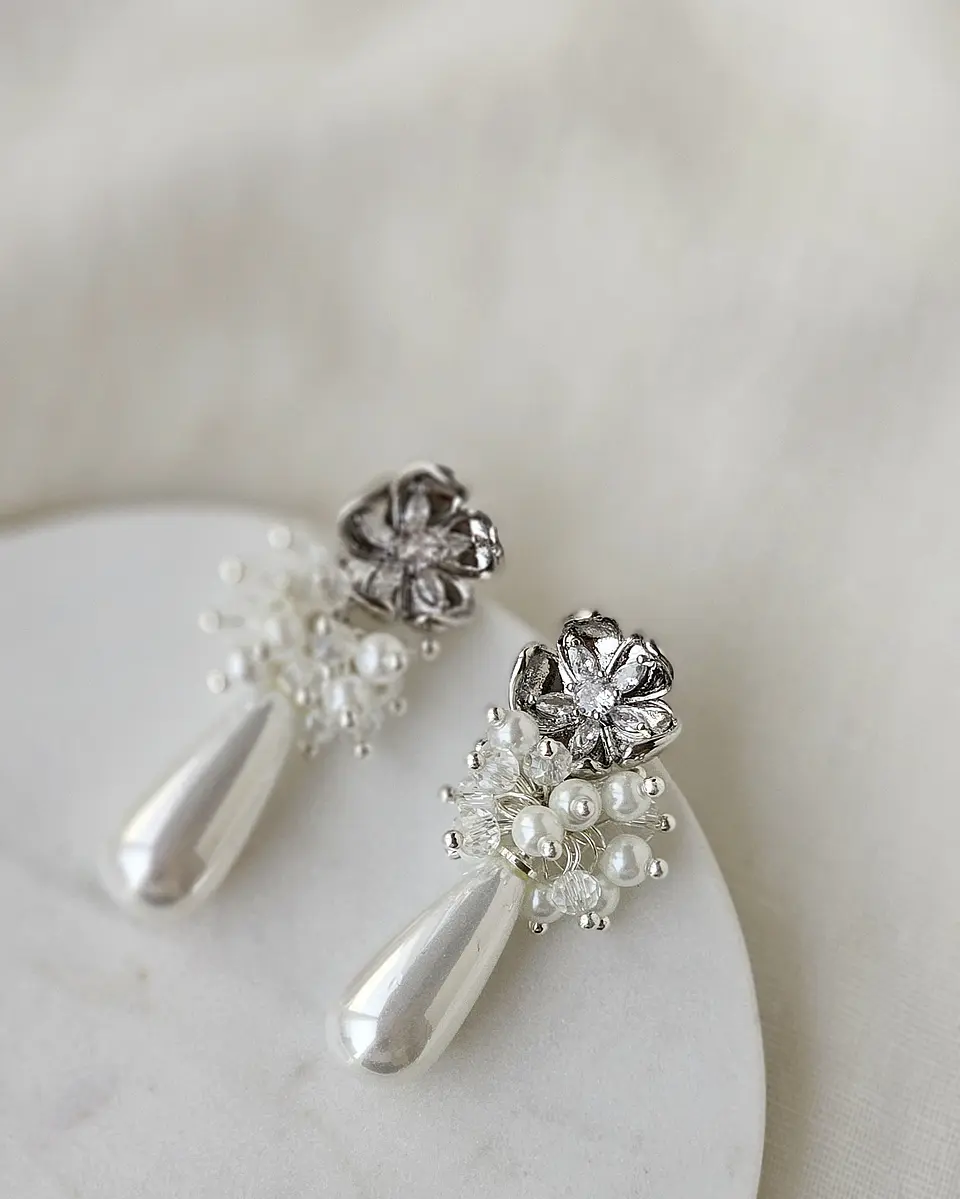 Aros flor con circones, perla alargada y racimo 2