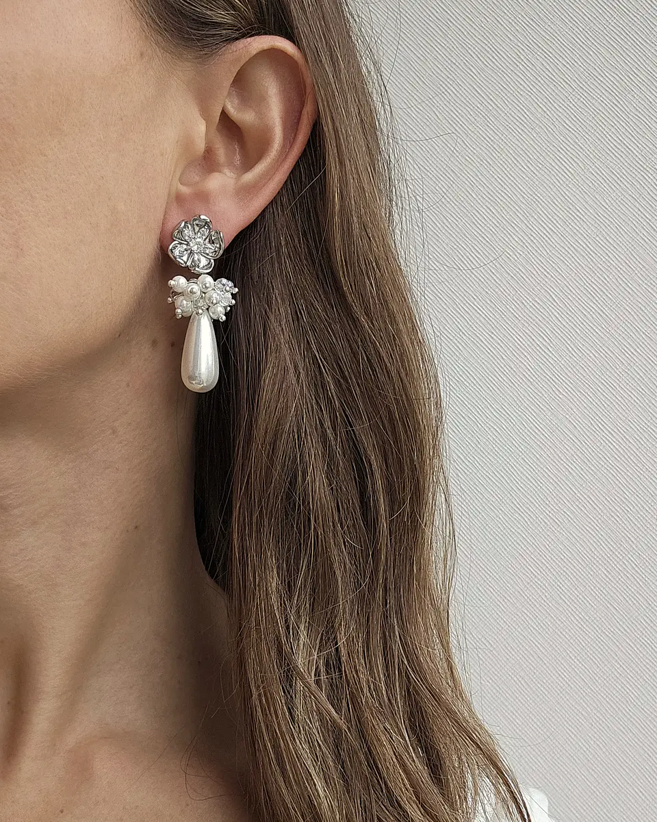 Aros flor con circones, perla alargada y racimo 3