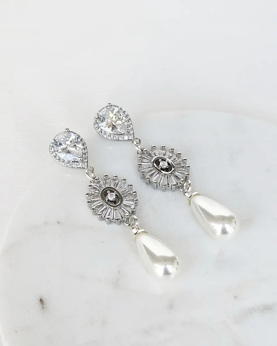 Aros largos con circonita y perla 3
