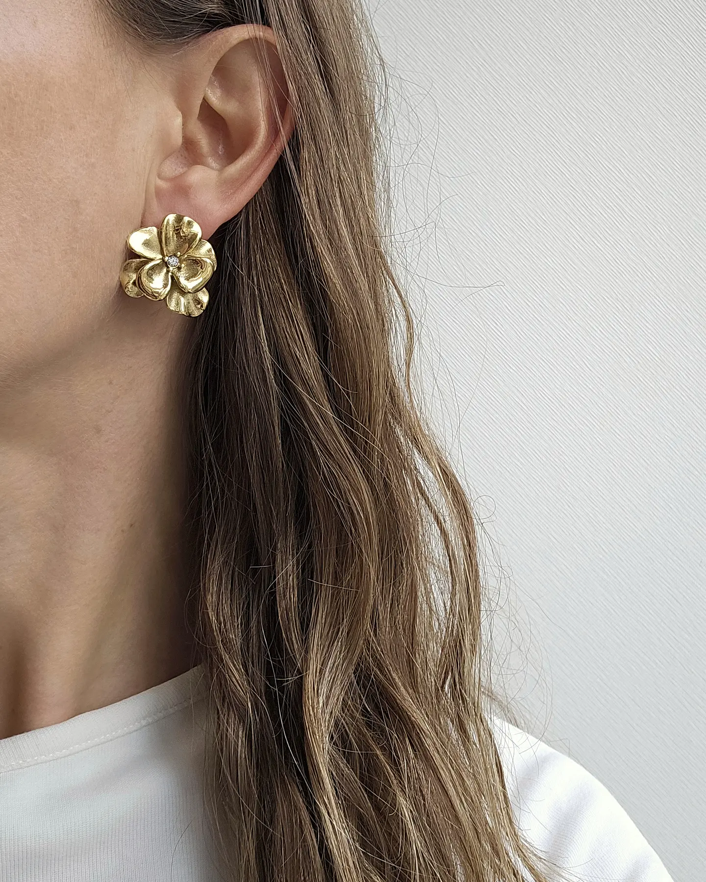 Aros flor circón oro 3
