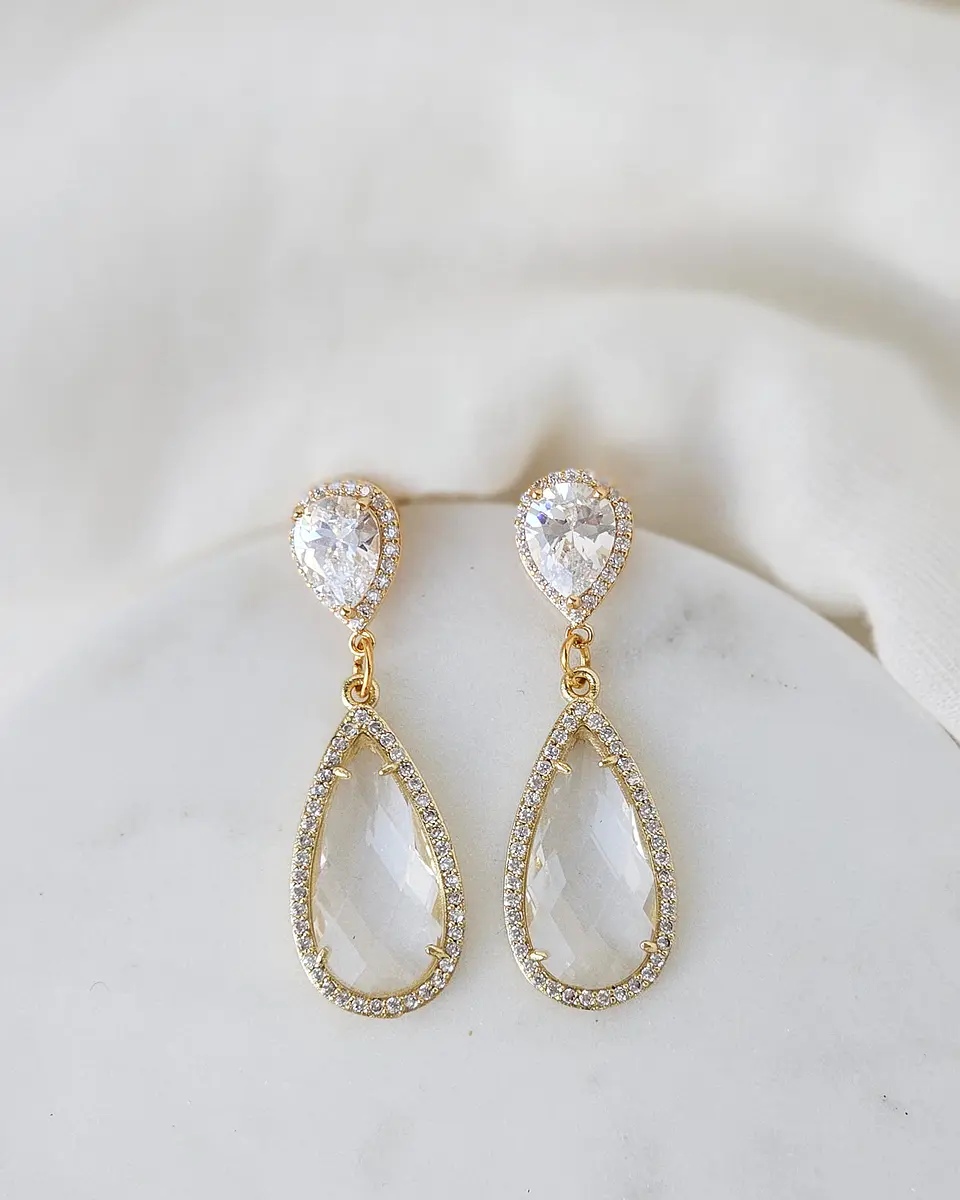 Aros clásicos de circonita y cristal oro 2