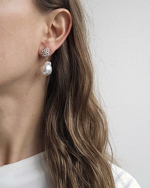 Aros circonita y perla barroca