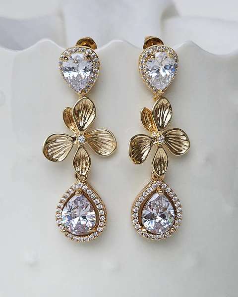 Aros circonita con flor y gota de circonita