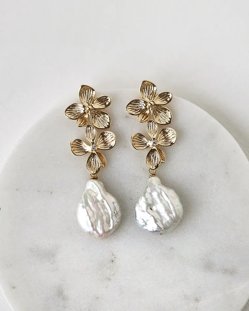 Aros doble flor con perla barroca natural 4