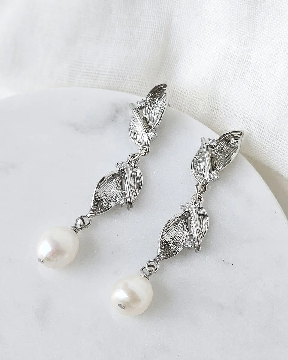 Aros con doble hoja con perla natural plata 1