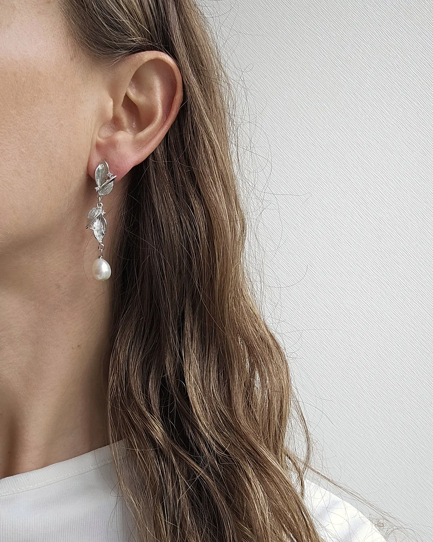 Aros con doble hoja con perla natural plata 3