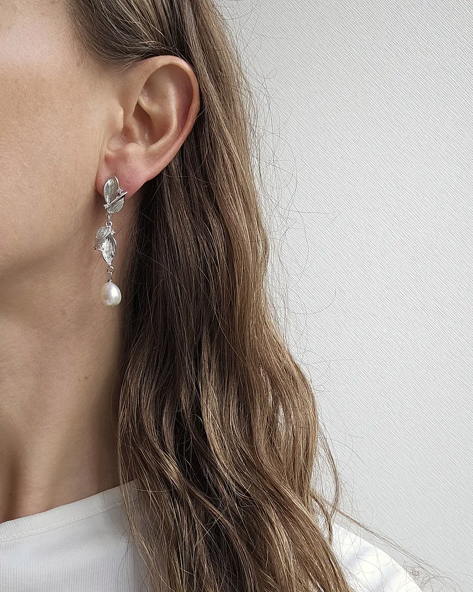 Aros con doble hoja con perla natural plata 3