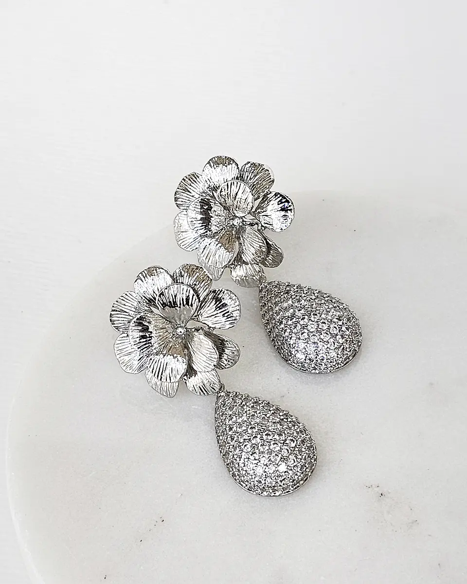 Aros de flor colgante de micro circonitas 2