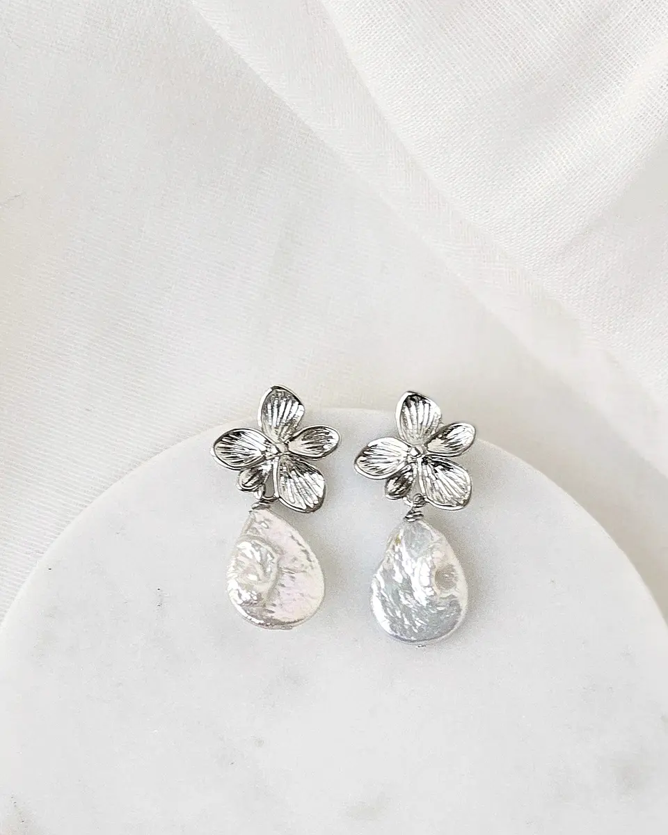 Aros flor perla barroca plana 2