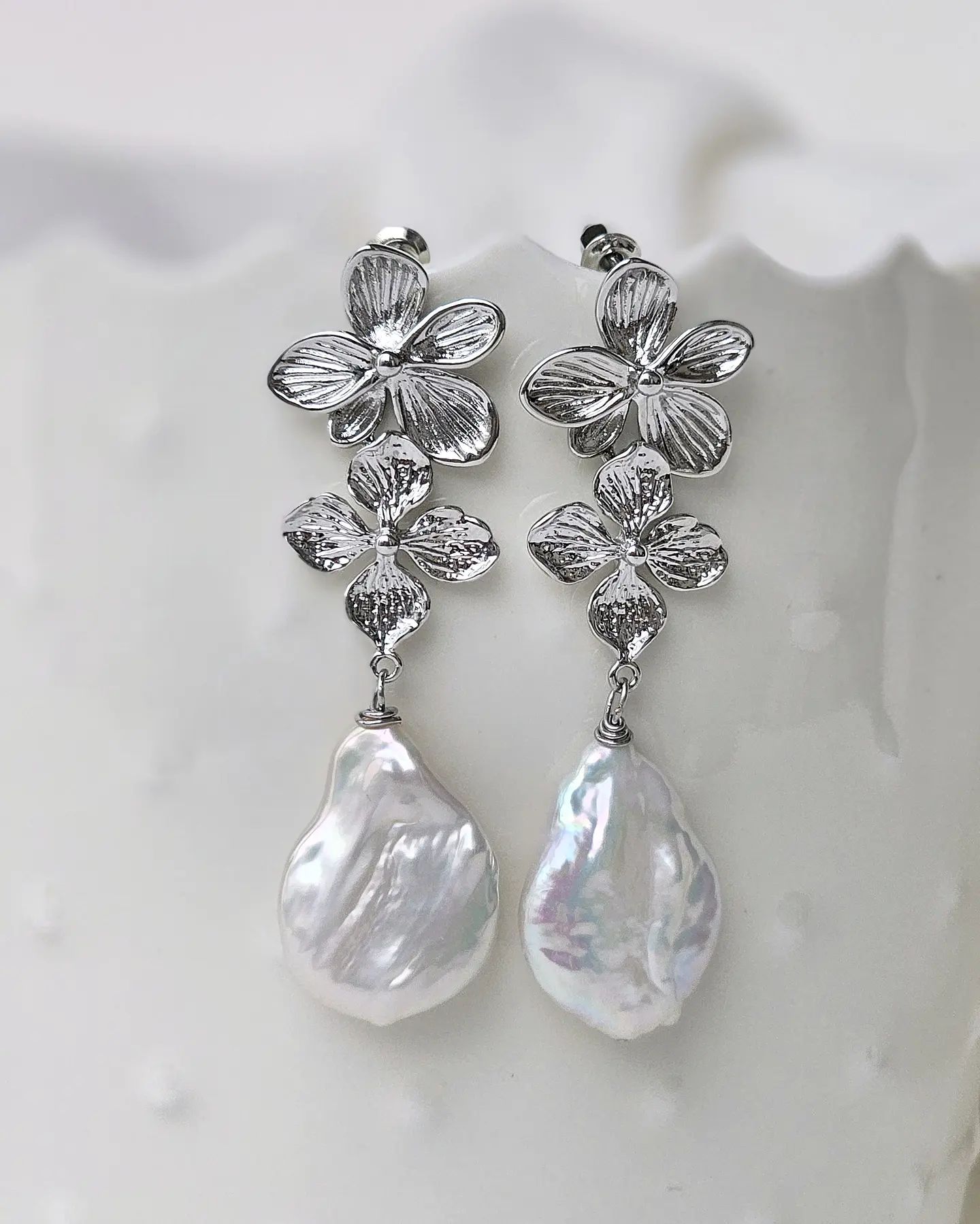 Aros doble flor con perla barroca natural plata 1