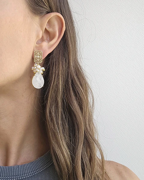 Aros vintage con cuarzo blanco y racimo