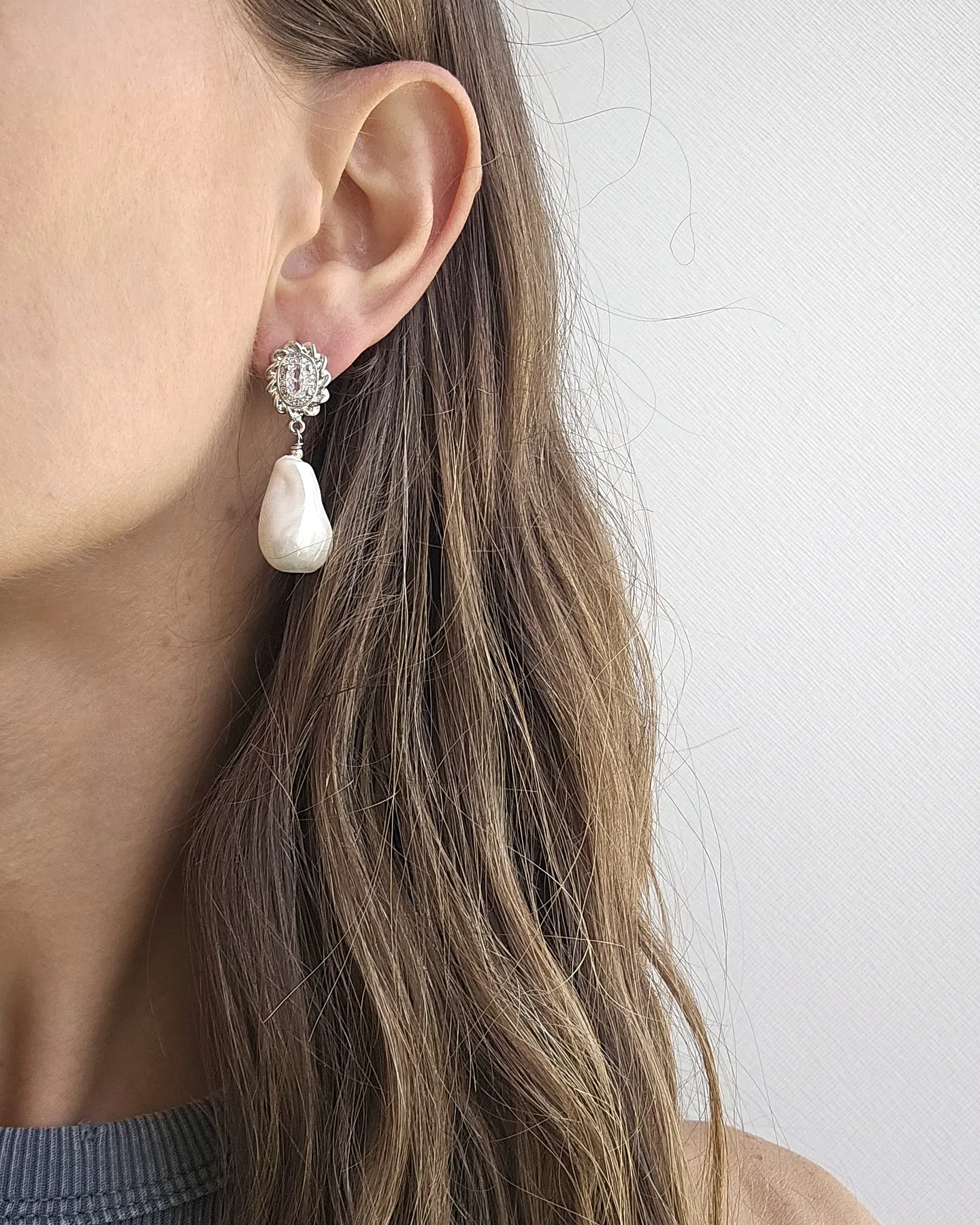 Aros vintage circón y perla barroca 4