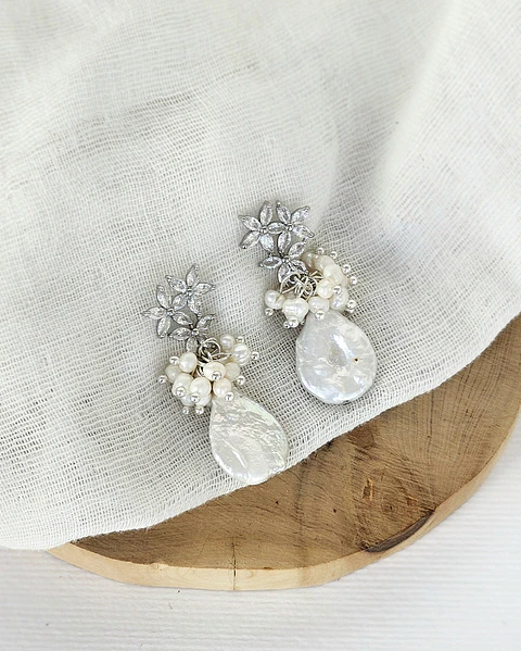 Aros tres flores circonita y perla natural silver