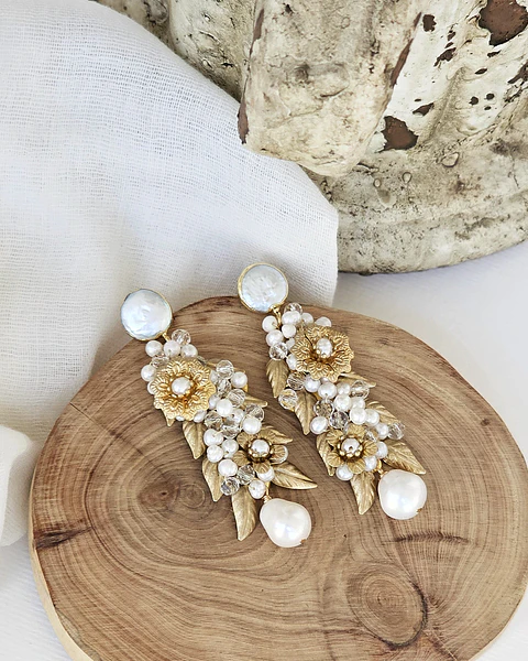 Aros bordados de perla con flores y hojas gold