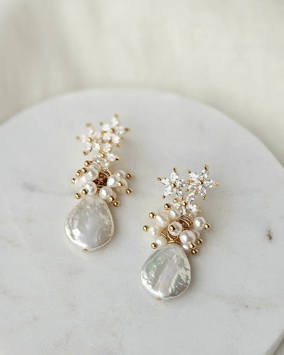 Aros tres flores circonita y perla natural gold 4