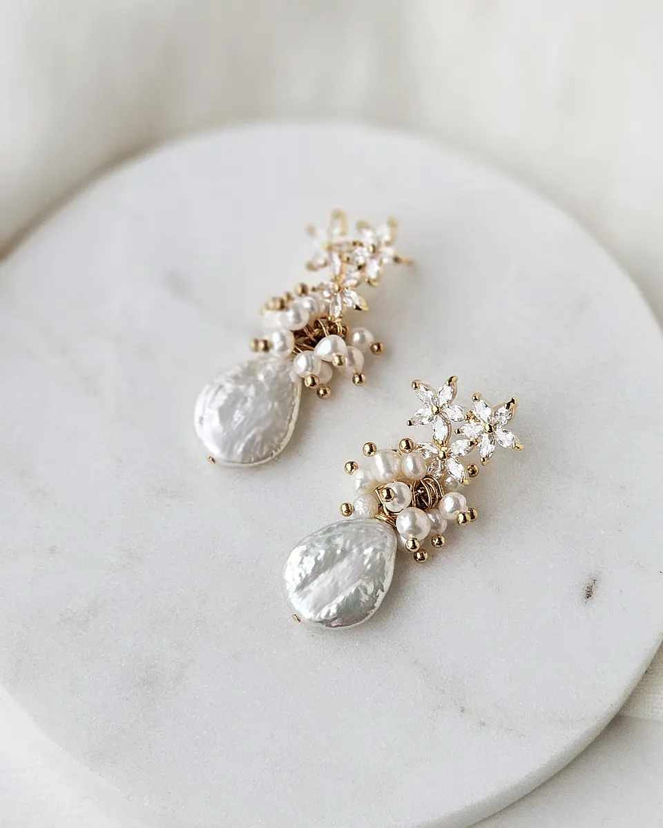 Aros tres flores circonita y perla natural gold 5