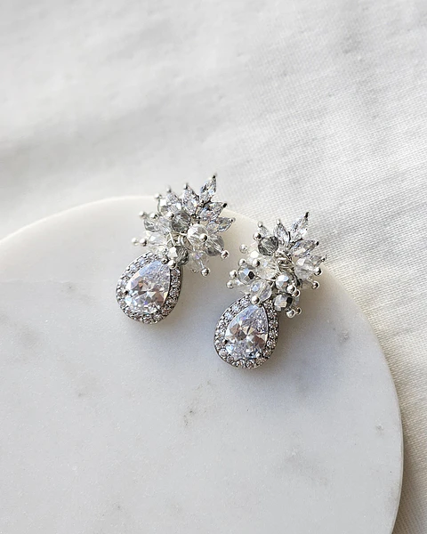 Aros con circonitas y racimo