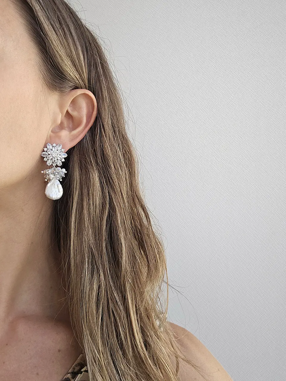 Aros circonita con perla natural y racimo 3