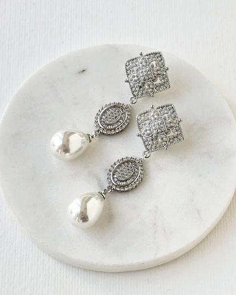 Aros con circones y perla