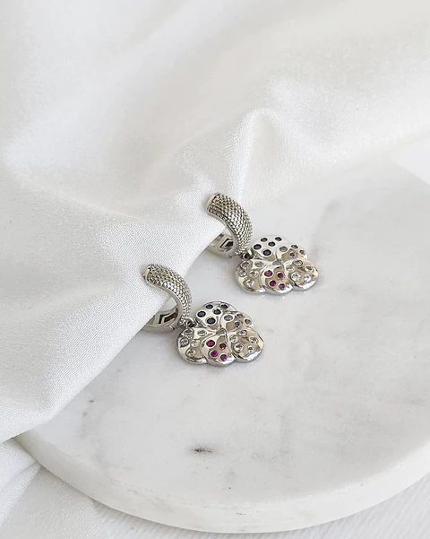 Argollas con hojas con circonitas colores