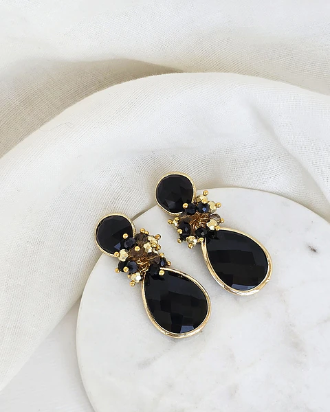 Aros negros con racimo