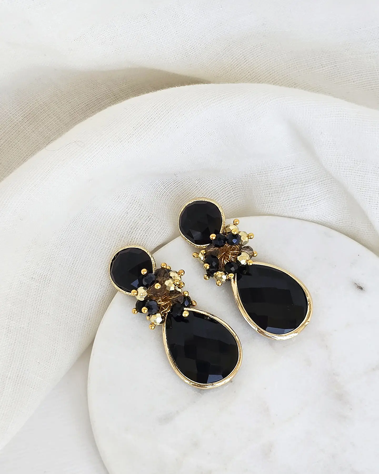 Aros negros con racimo 2