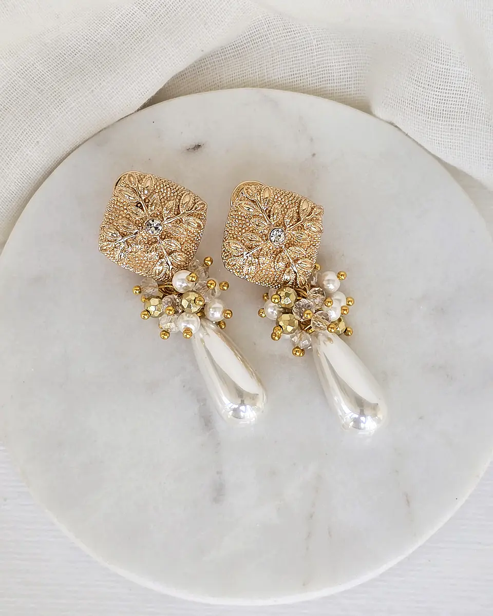 Aros vintage con perla y racimo gold 1