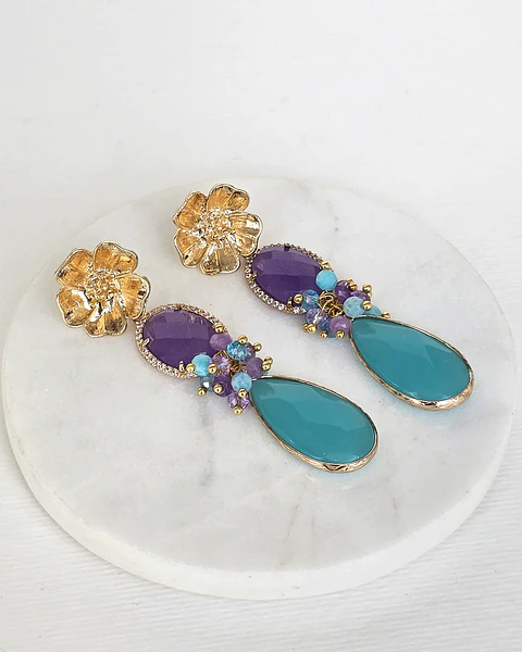 Aros largos flor, jade lila y turquesa con racimo