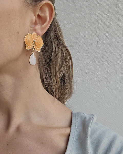 Aros flor naranja y cristal blanco