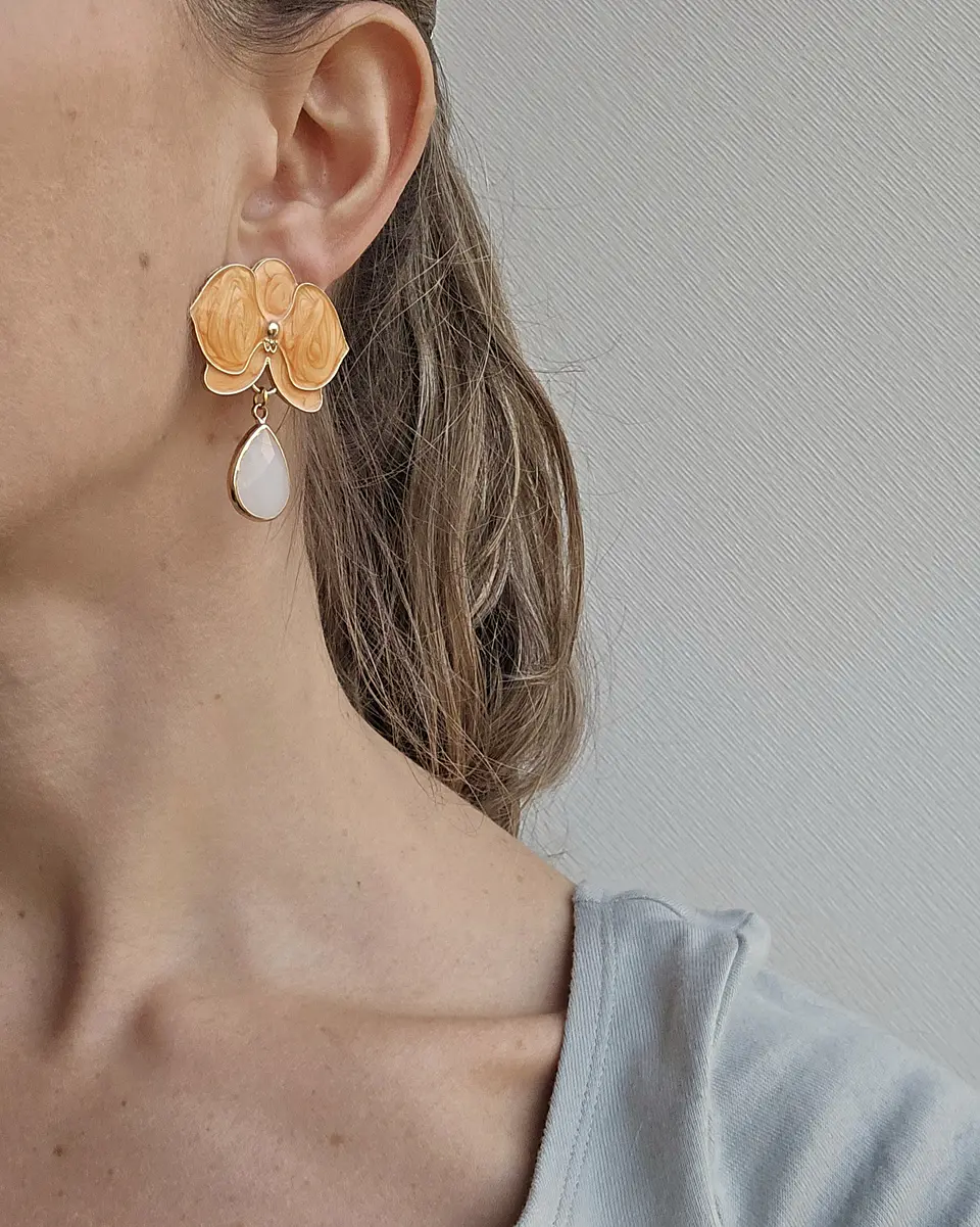 Aros flor naranja y cristal blanco 2
