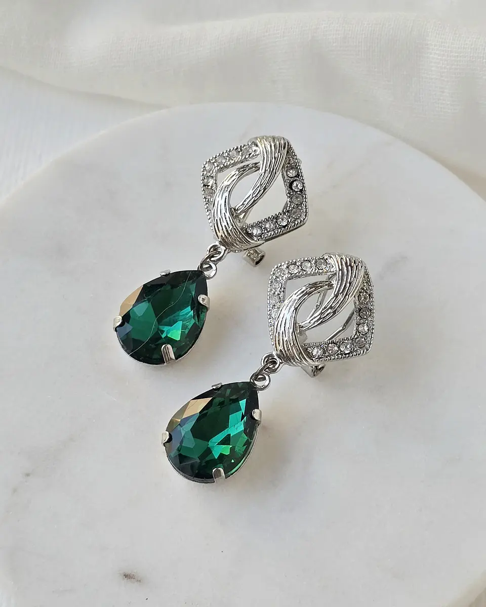Aros vintage con cristal verde brillante 1