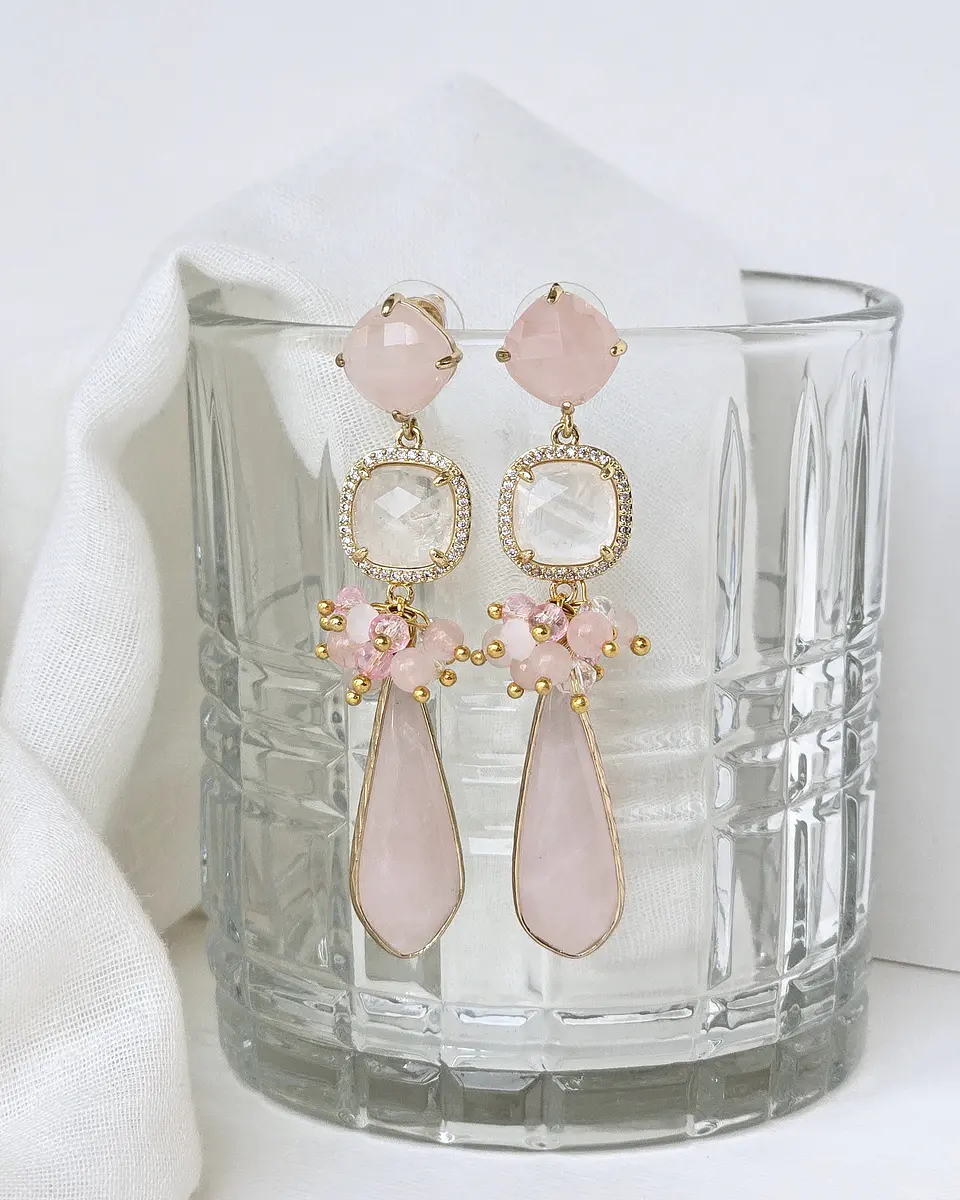 Aros de cuarzo rosa y blanco con racimo 1