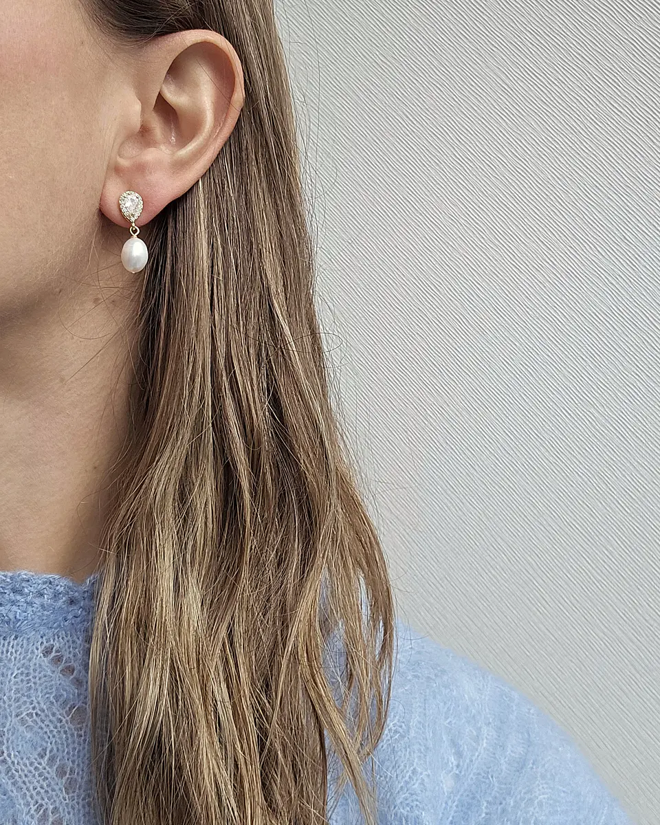 Aros clásicos perla natural oro 4