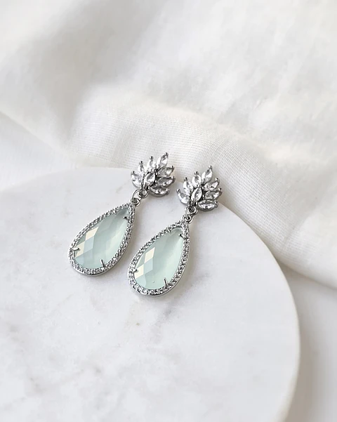 Aros de circonita con cristal menta