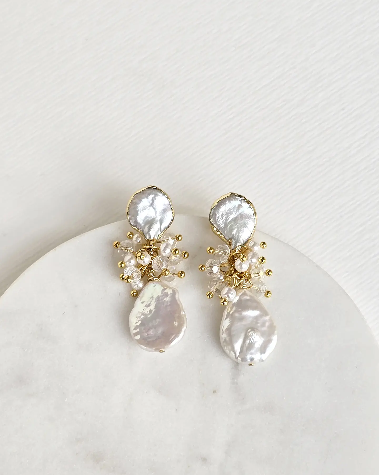Aros de perla con racimo gold 4