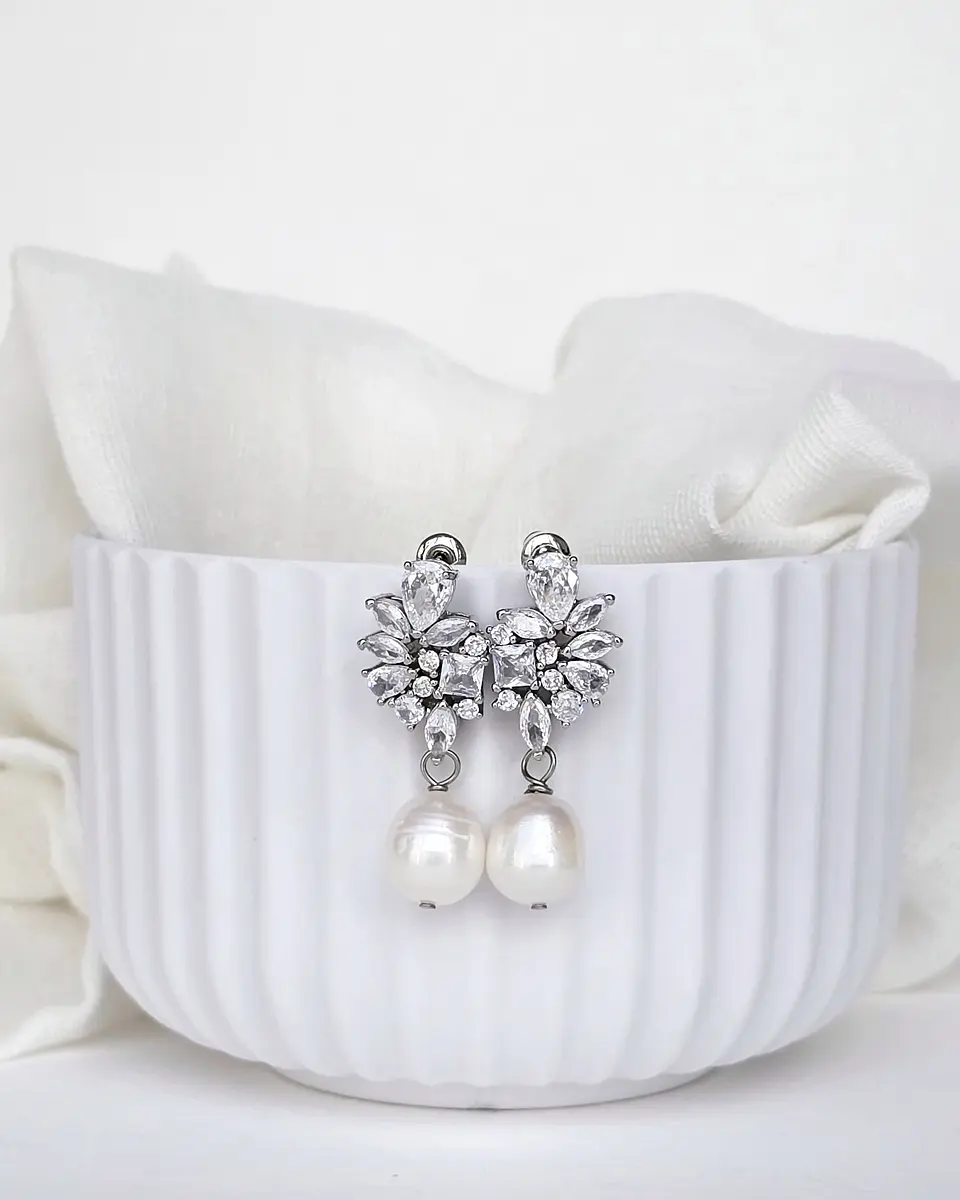 Aros con circonitas distintas formas y perla 1