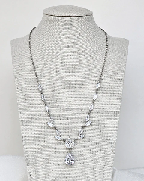 Collar enredadera circonitas