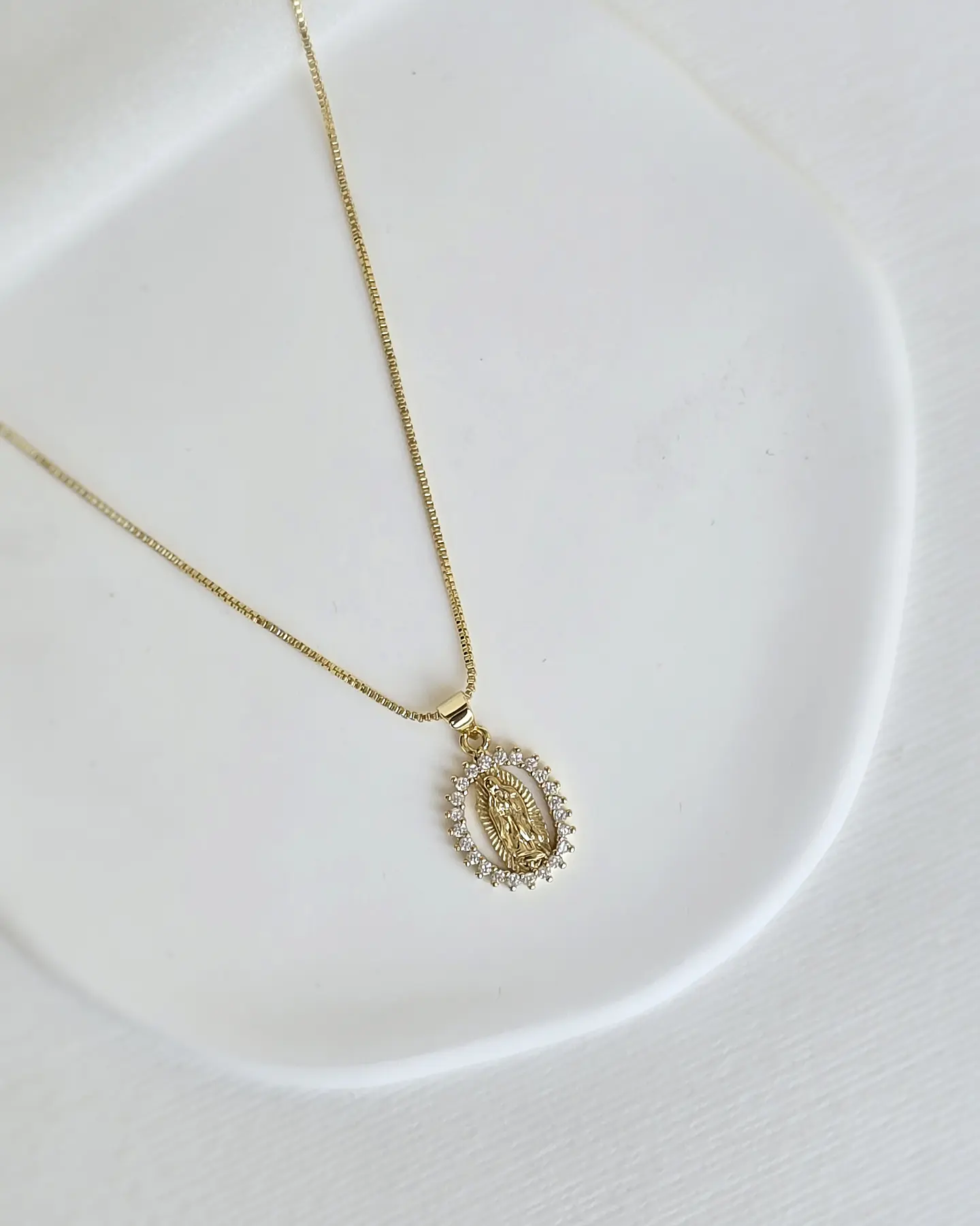Collar virgen circonitas 2