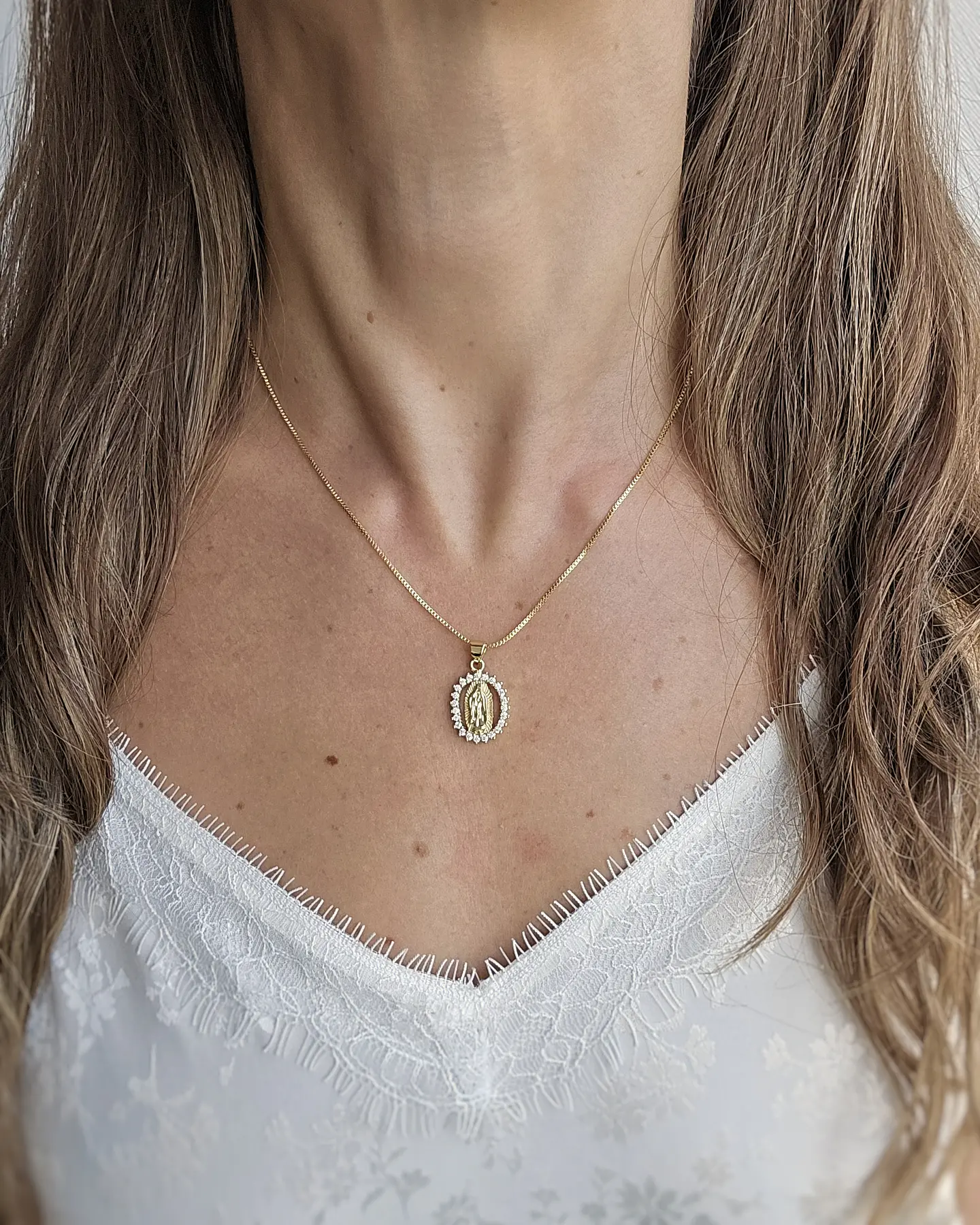Collar virgen circonitas 3